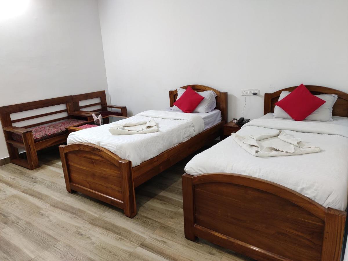 Hotel Nakshatra Karimganj Exterior foto
