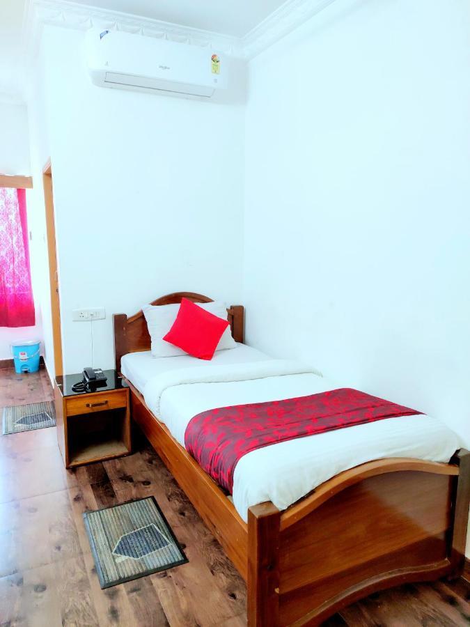 Hotel Nakshatra Karimganj Exterior foto