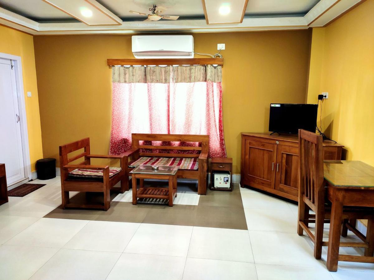 Hotel Nakshatra Karimganj Exterior foto