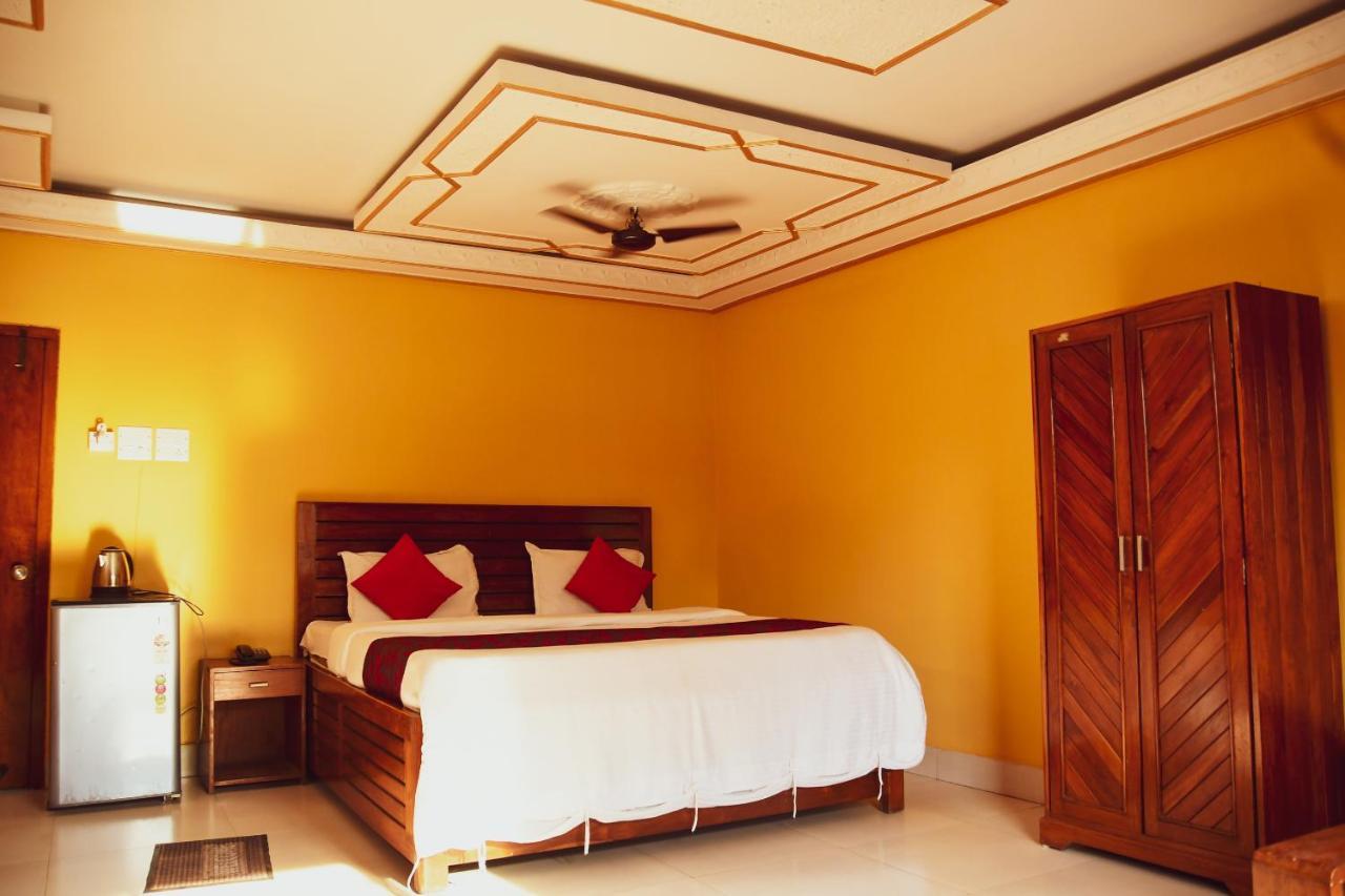 Hotel Nakshatra Karimganj Exterior foto