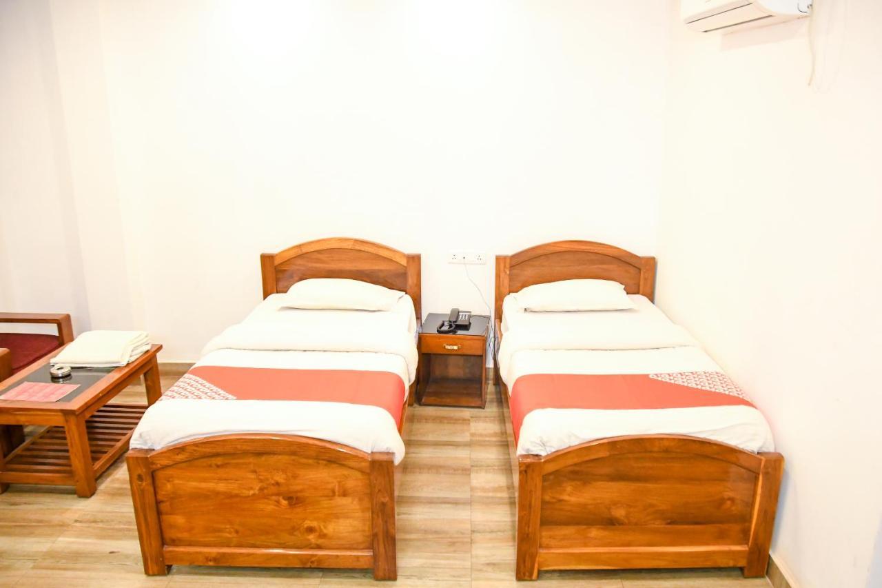 Hotel Nakshatra Karimganj Exterior foto