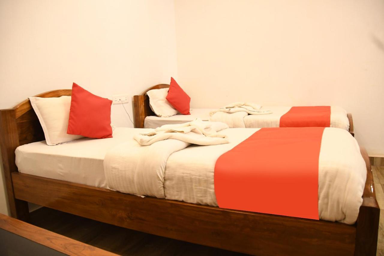Hotel Nakshatra Karimganj Exterior foto