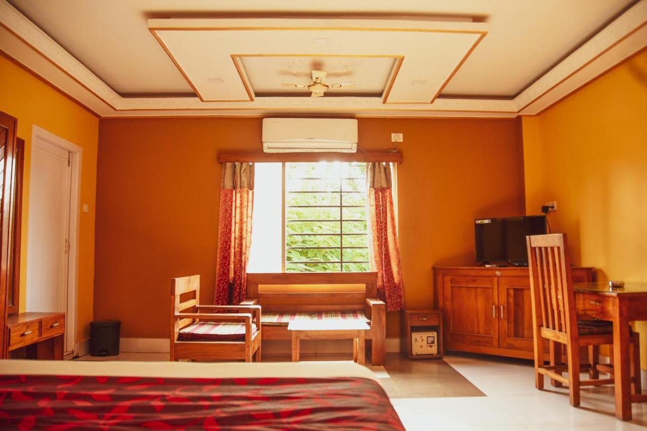 Hotel Nakshatra Karimganj Exterior foto